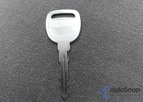 2005 Chevrolet Tahoe Ls из США, поврежденный, VIN 1GNEC13T85R218643